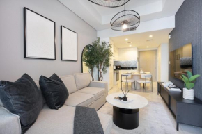 Glamorous 2-Bedroom Apartment with Skyline Views in Business Bay